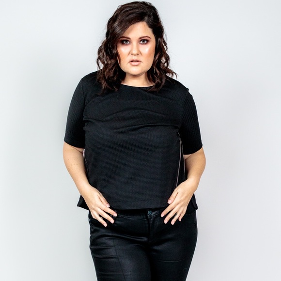 Plus Size ‘Harley’ Zipper Top - Picture 2 of 6